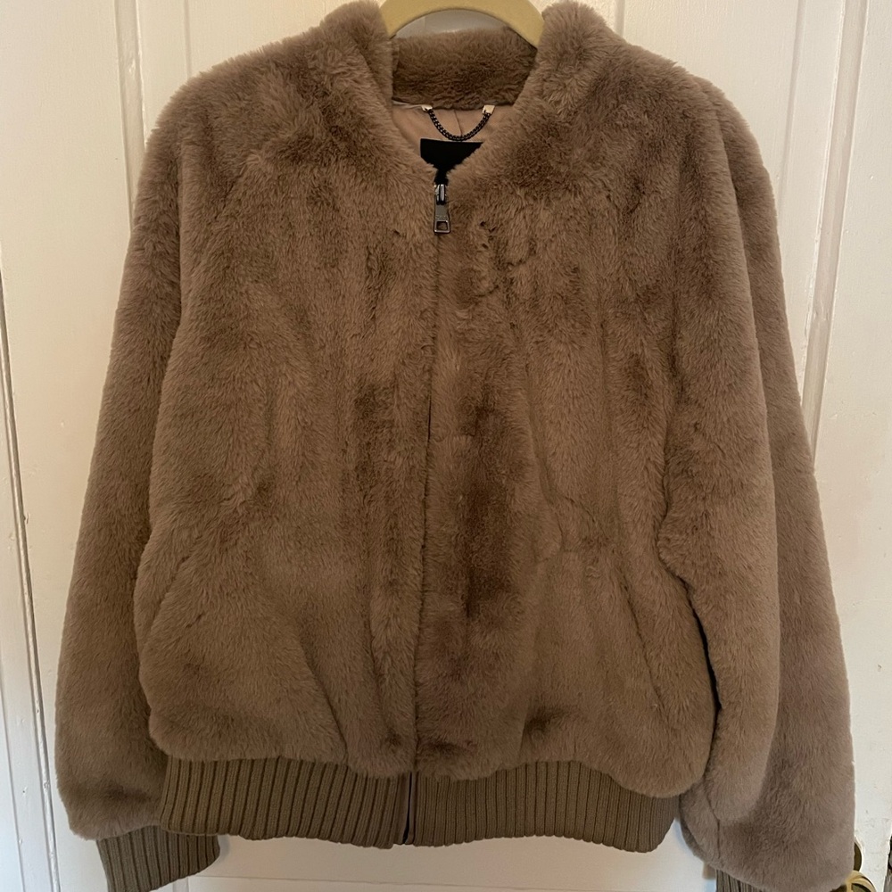 Banana Republic faux fur teddy bomber jacket size med in taupe